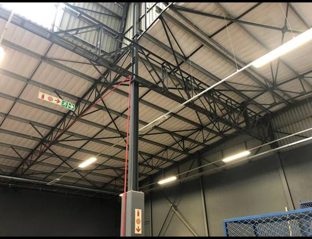 INDUSTRIAL PROPERTY TO RENT IN LOUWLARDIA